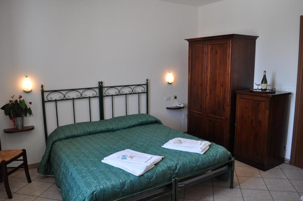Agriturismo Ai Piacentini Santo Stefano Belbo Exterior photo